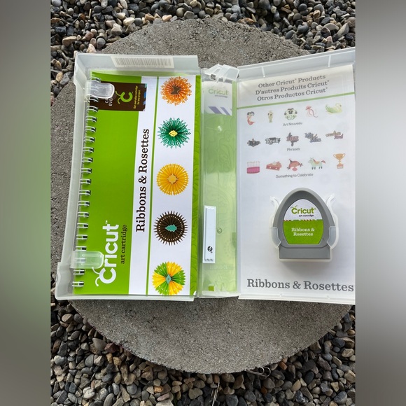 Cricut art cartridge Ribbons and Rosettes - Picture 4 of 5